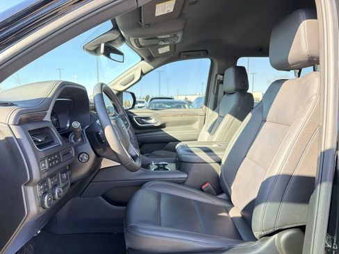 Used 2024 Chevrolet Tahoe Z71 w/ Luxury Package image 11