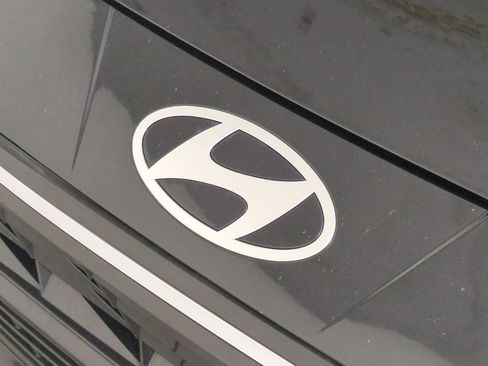 Used 2025 Hyundai Elantra SEL FWD image 13