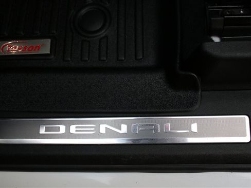 Used 2024 GMC Yukon XL Denali Ultimate AWD/4WD image 23