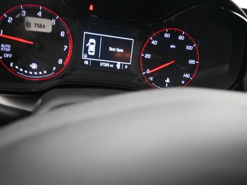 Used 2024 Chevrolet Trax RS FWD image 17