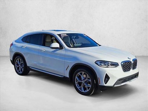 Used 2022 BMW X4 xDrive30i image 3