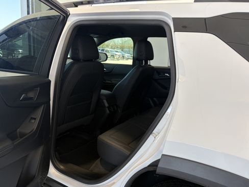 Used 2025 Chevrolet Equinox LT w/ Convenience Package II FWD image 20