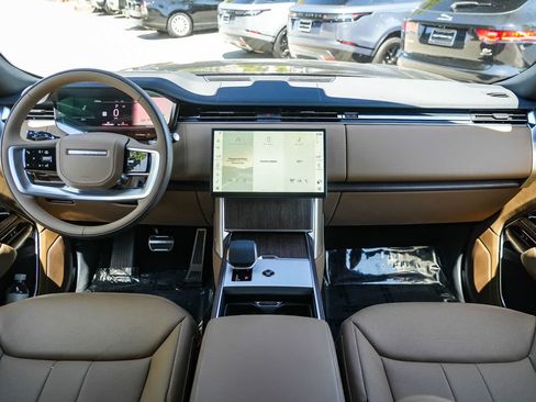 New 2026 Land Rover Range Rover Long Wheelbase SE AWD/4WD image 12