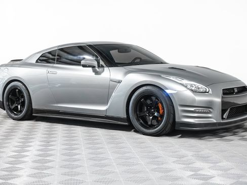 Used 2015 Nissan GT-R Black Edition AWD/4WD image 5