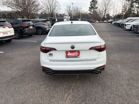 Used 2023 Volkswagen Jetta GLI Autobahn image 4