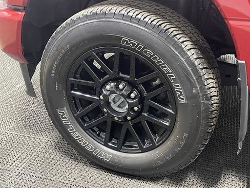 Used 2022 Ford F250 Lariat w/ Black Appearance Package image 16