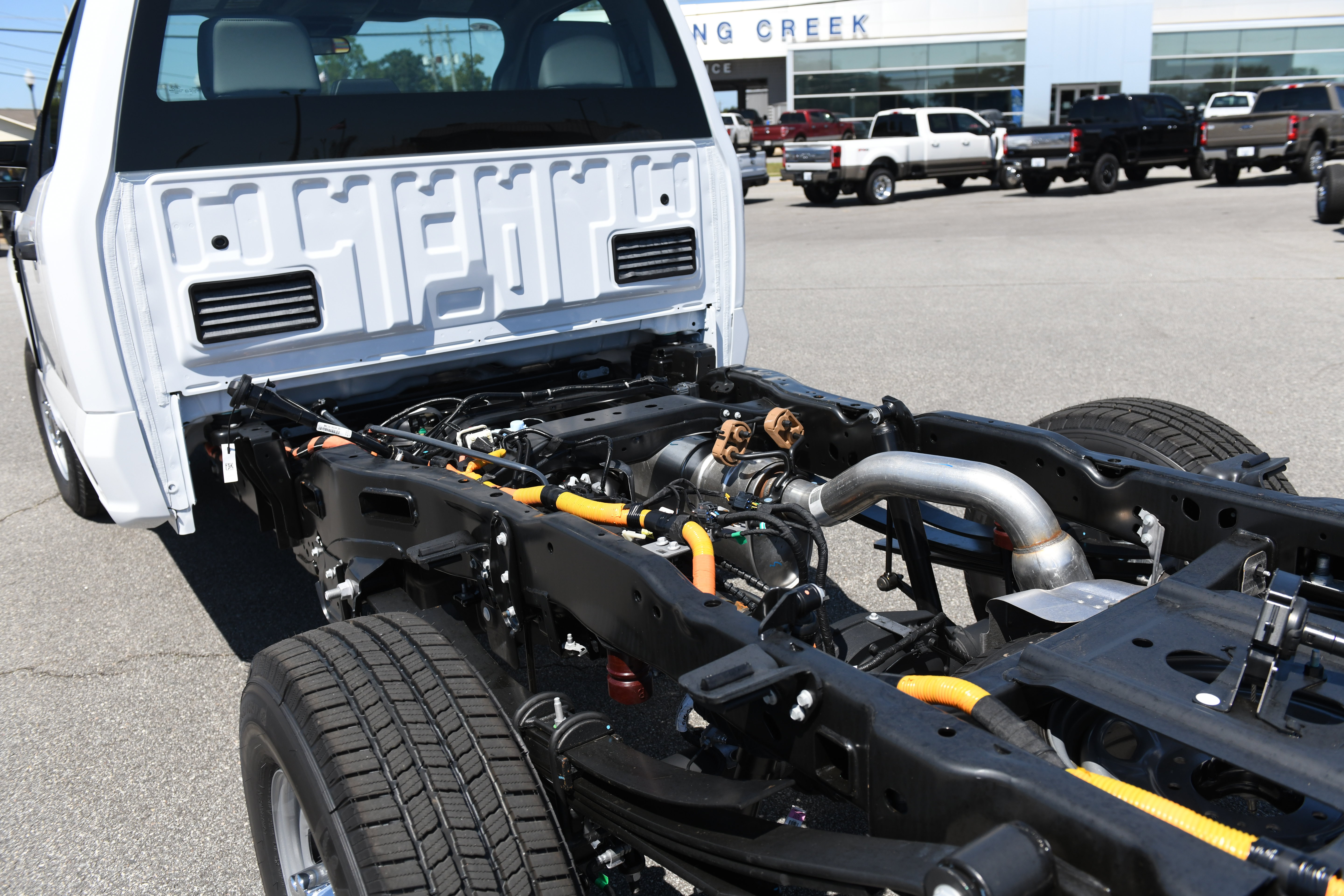 New 2027 Ford F250 XL w/ XL Chrome Package RWD image 9