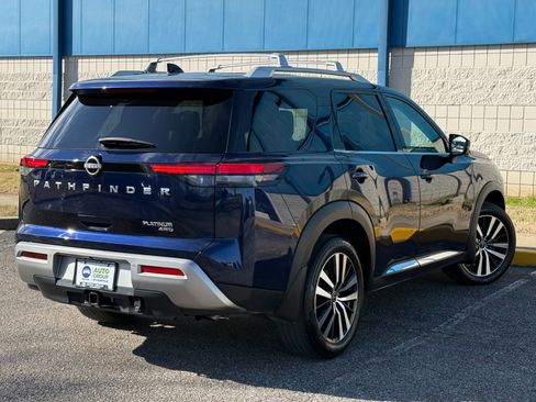 Used 2024 Nissan Pathfinder Platinum image 5