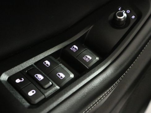 Used 2024 Jeep Grand Cherokee L Laredo AWD/4WD image 36
