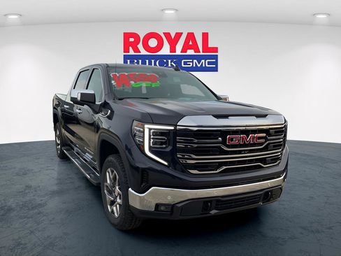 New 2026 GMC Sierra 1500 SLT image 3