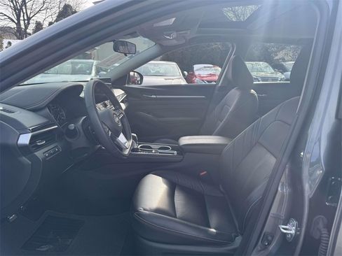 Used 2023 Nissan Altima 2.5 SR w/ SR Premium Package image 18