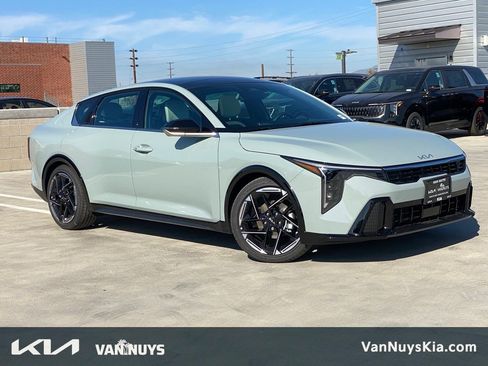 New 2025 Kia K4 GT-Line image 1