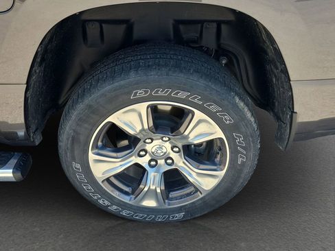Used 2023 RAM 1500 Laramie AWD/4WD image 5