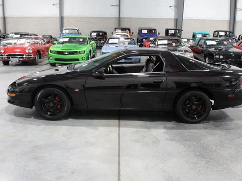 Used 1995 Chevrolet Camaro Z28 RWD image 13
