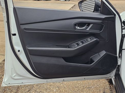 Used 2024 Honda Accord Sport image 14
