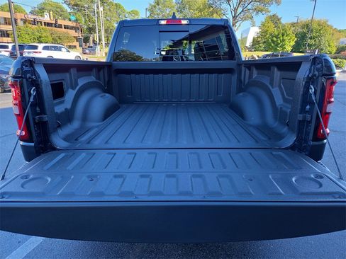 Used 2026 RAM 1500 4x4 Crew Cab image 13