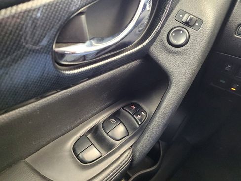 Used 2015 Nissan Rogue SL w/ SL Premium Package image 27