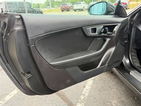 Used 2017 Jaguar F-TYPE Coupe RWD image 10