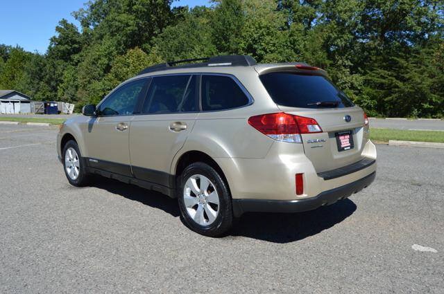 Used 2010 Subaru Outback 2.5i Limited AWD/4WD image 6