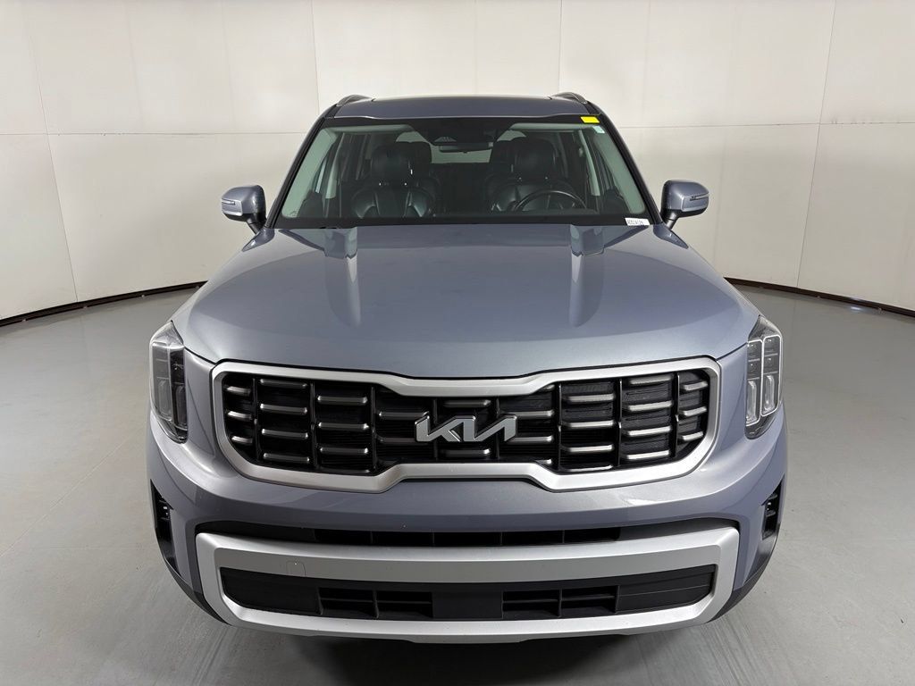 Used 2025 Kia Telluride S FWD image 3