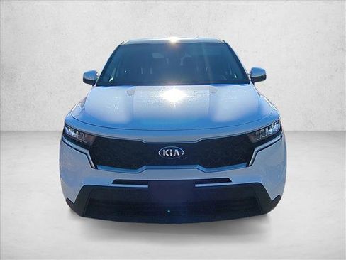 Used 2021 Kia Sorento LX image 2