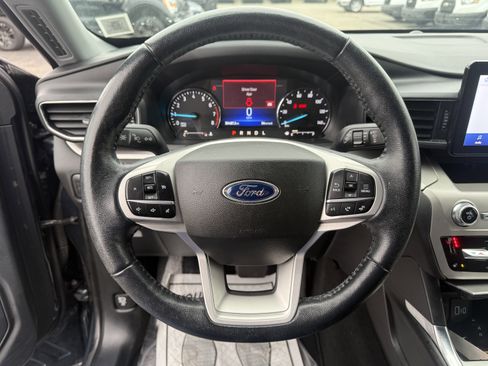 Certified 2022 Ford Explorer XLT w/ Equipment Group 202A image 14