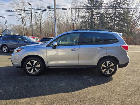 Used 2018 Subaru Forester 2.5i Premium w/ All-Weather Package image 10