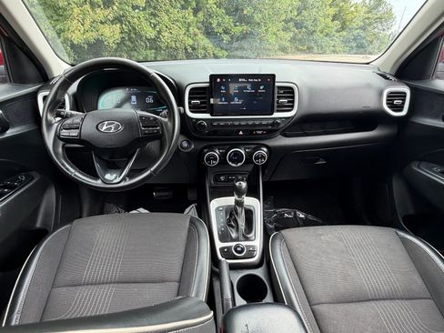 Used 2024 Hyundai Venue Limited FWD image 47