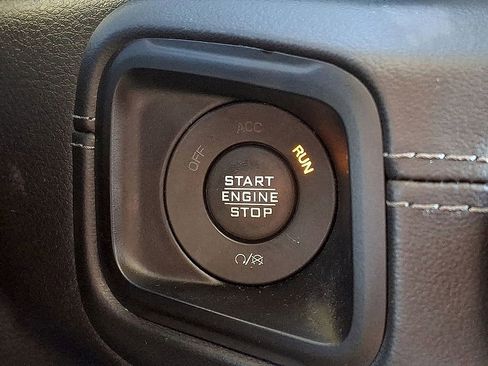 Used 2024 Jeep Wrangler Unlimited Rubicon AWD/4WD image 25