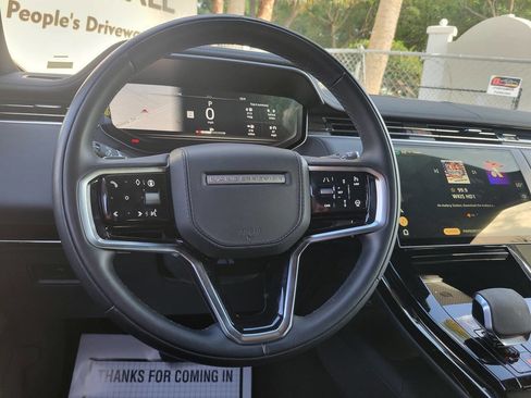 Used 2025 Land Rover Range Rover Sport SE image 29