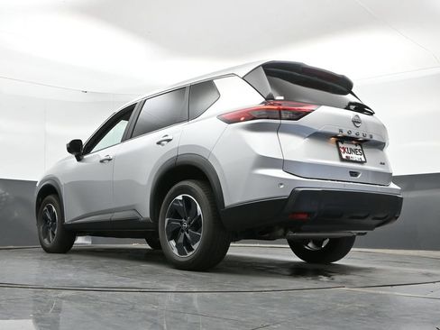 Used 2025 Nissan Rogue SV AWD/4WD image 45