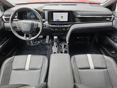 Used 2025 Toyota Camry SE FWD image 16