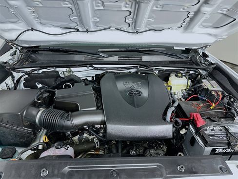 Used 2022 Toyota Tacoma TRD Off-Road image 29