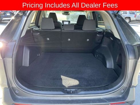 Used 2021 Toyota RAV4 XLE AWD/4WD image 13
