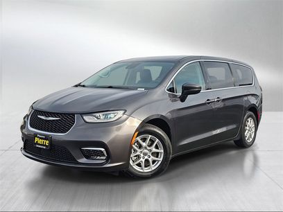 Used 2023 Chrysler Pacifica Touring-L