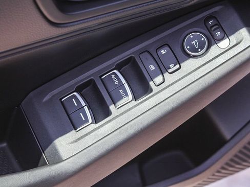 Certified 2025 Honda Accord LX image 21