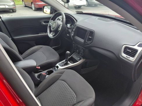 Used 2019 Jeep Compass Sport FWD image 10