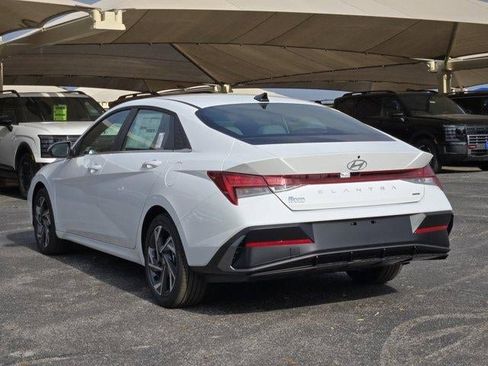 New 2026 Hyundai Elantra Limited image 3