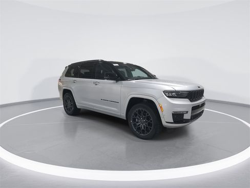 New 2025 Jeep Grand Cherokee L Summit image 2