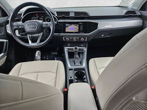 Used 2022 Audi Q3 2.0T Premium w/ Convenience Package AWD/4WD image 16