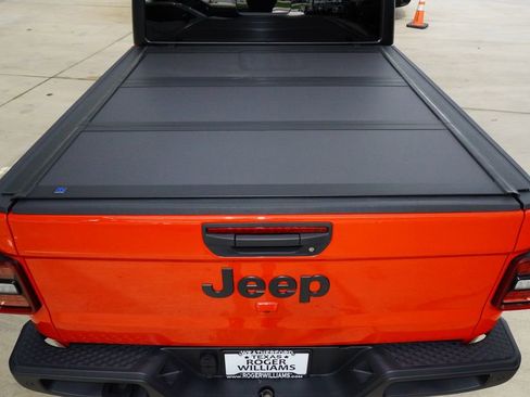 Used 2025 Jeep Gladiator Sport AWD/4WD image 27