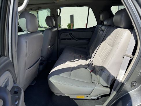 Used 2006 Toyota Sequoia Limited RWD image 14