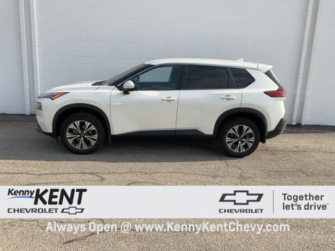 Used 2023 Nissan Rogue SV image 29