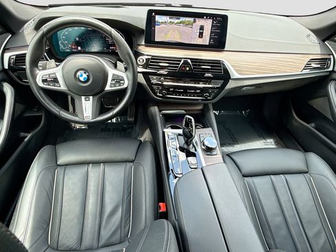 Used 2023 BMW M550i xDrive w/ Executive Package AWD/4WD image 16