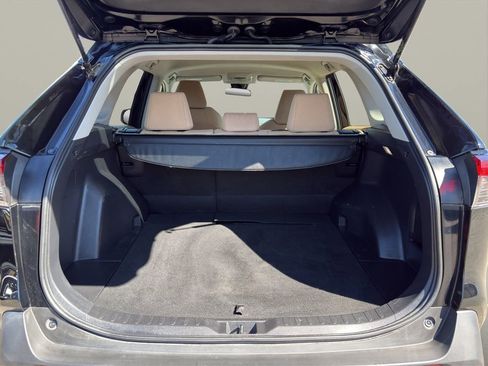 Used 2022 Toyota RAV4 LE image 20
