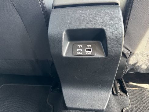 Used 2025 Subaru Crosstrek 2.5i Premium AWD/4WD image 41