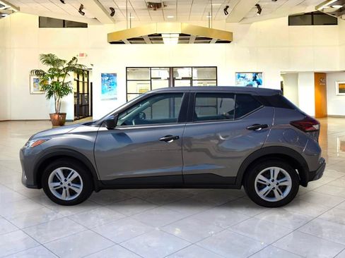 Used 2021 Nissan Kicks S FWD image 8