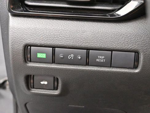 Used 2020 Nissan Sentra SV FWD image 22