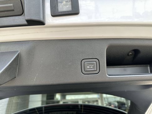 Certified 2024 Chevrolet Equinox EV LT w/ Active Safety Package 3 FWD image 33