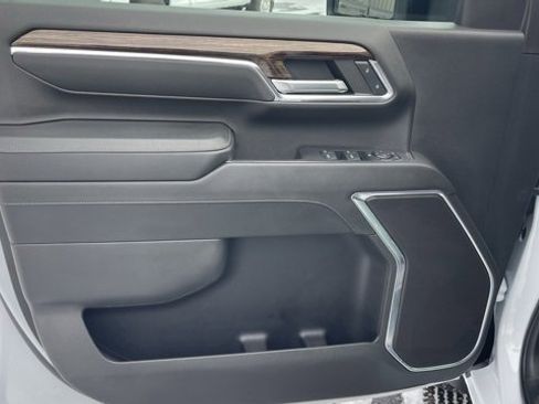 Used 2024 GMC Sierra 2500 SLE w/ SLE Convenience Package image 12